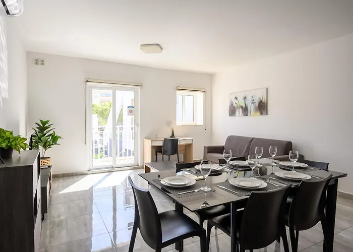 F9 Room 3, Private Room Two Single Beds With Shared Bathroom In Shared Flat
