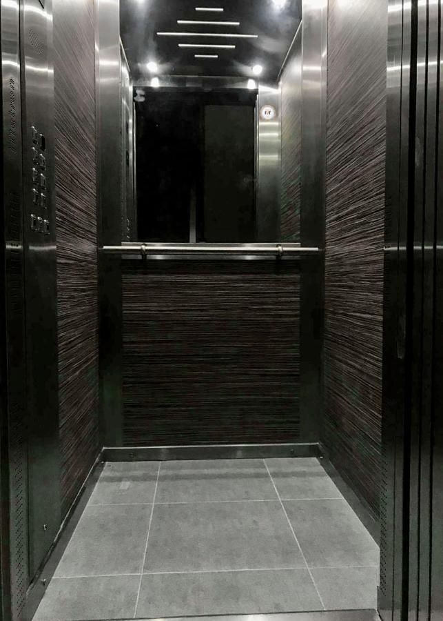 F9 3, Private Two Single Beds With Shared Bathroom In Shared Flat